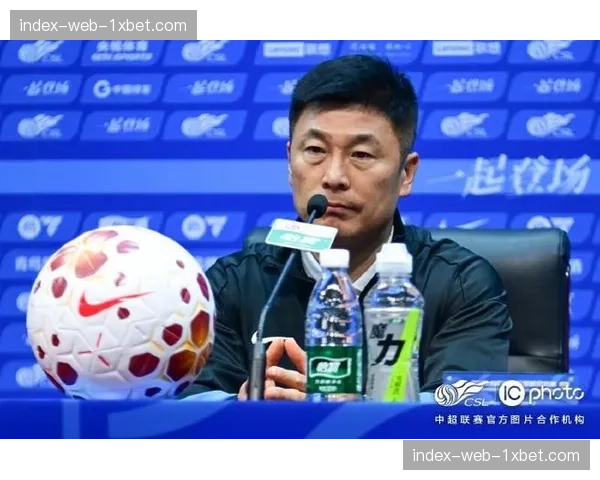 李国旭五后卫铁阵锁死铜梁龙边路，斯坦丘长传精准制导终结不败金身。